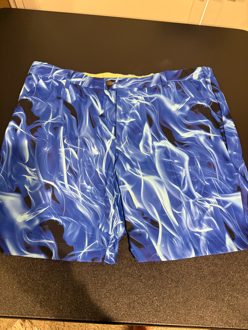 NWOT Loudmouth Golf Men's Blue Abstract Flame Flat Front Shorts